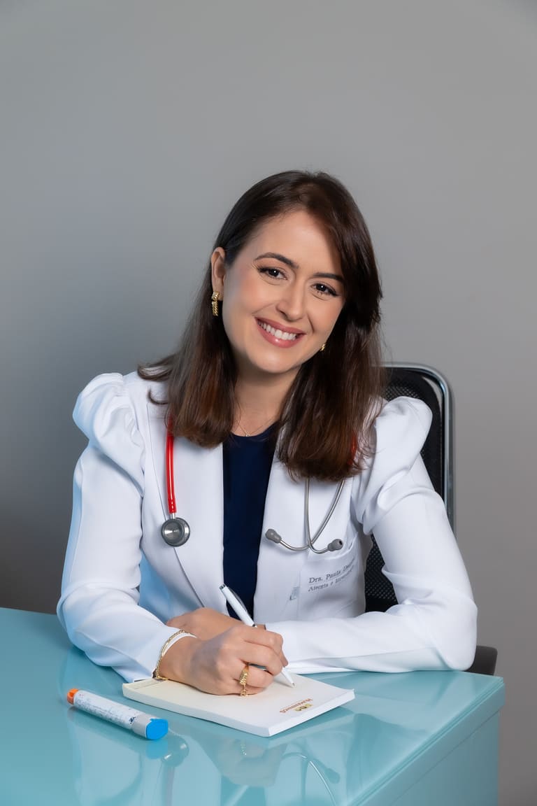 Dra Paula Dantas